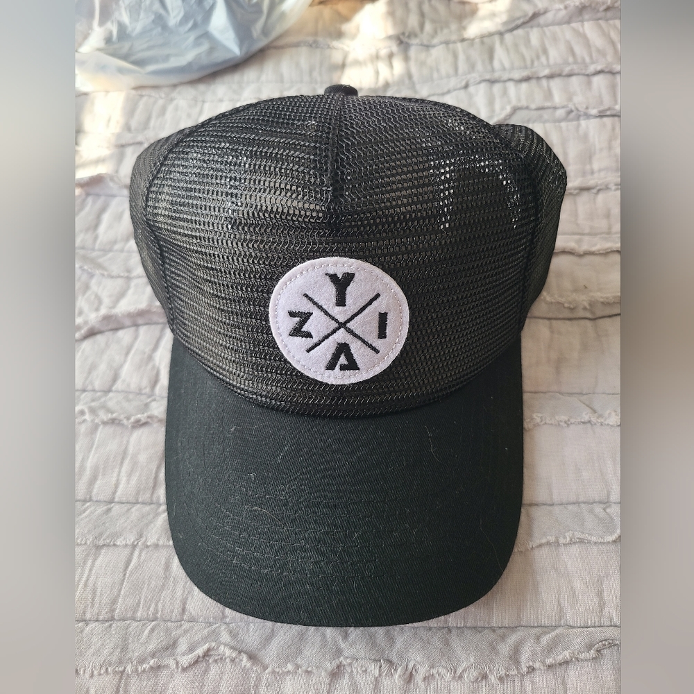 Zyia Mesh Hat, brand new with tags!